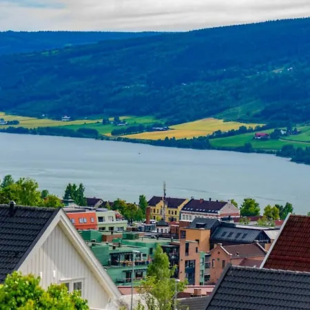Leilighet 5 Min Til Sentrum, 3min Til Hakonshallen Apartment Lillehammer